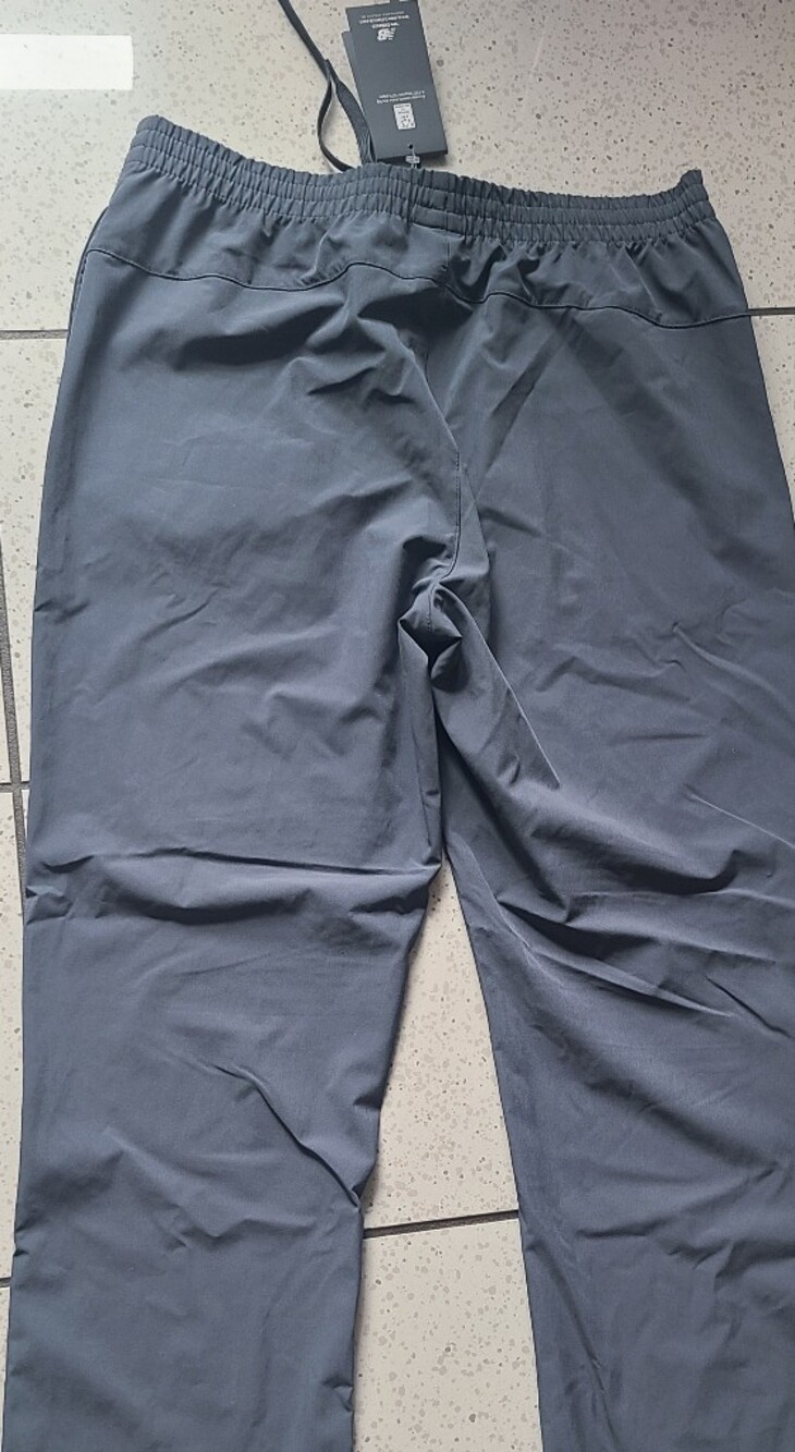 New Balance Men’s Charcoal Gray Athletic Joggers - Picture 2 of 4